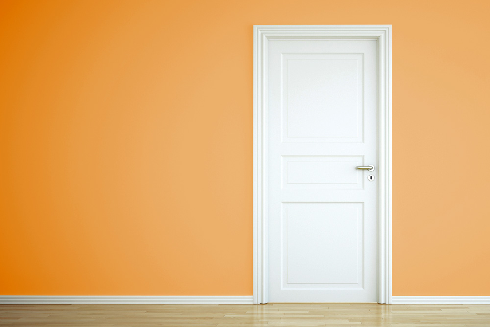 topdom-barvanje-lesenih-vrat-00