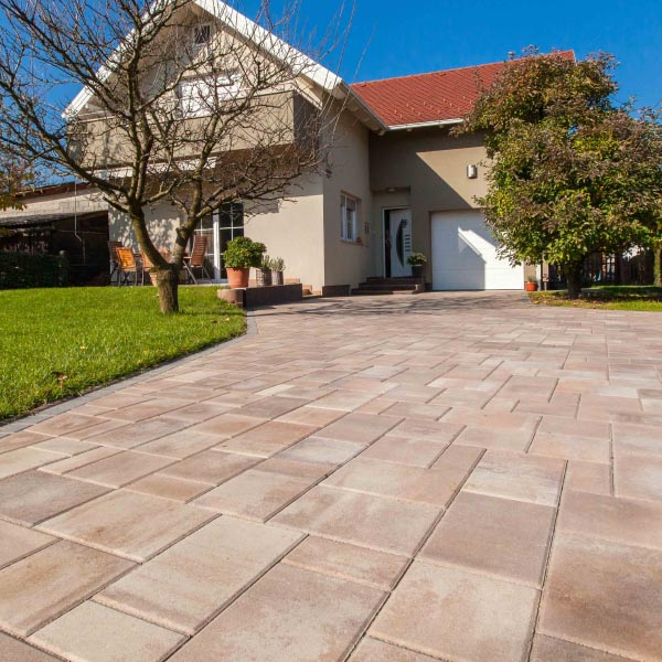 Tlakovci Semmelrock ekskluzivno