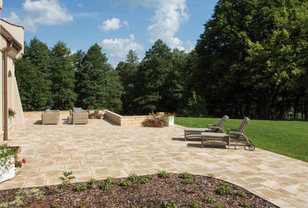 BETONSKA PLOŠČA SEMMELROCK BRADSTONE TRAVERO, PEŠČENO RUMENA MELIRANA