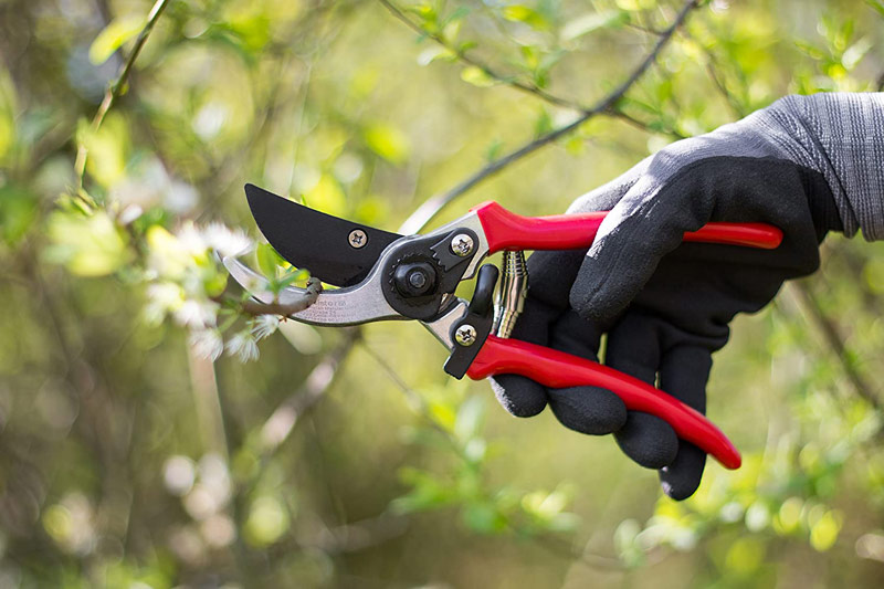 VRTNE ŠKARJE Z ERGONOMSKIM ROČAJEM