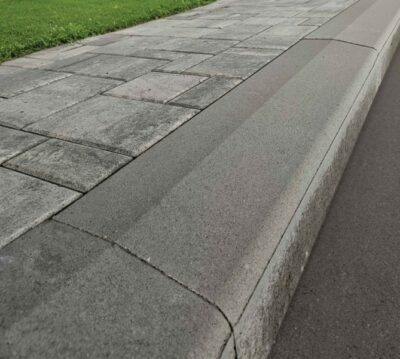 LEŽEČI ROBNIK OBLAK, CEMENTNO SIV