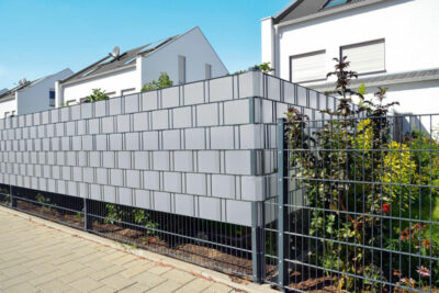 OGRAJNI TRAK ZA PANEL, S SPONKAMI, SVETLO SIV