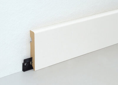 ZAKLJUČNA LETEV MDF POVIŠANA, ZA VINIL, LAMINAT, BELA