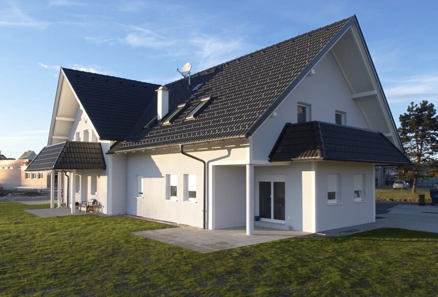 BETONSKI STREŠNIK BRAMAC KLASIK PLATINUM, BRILJANTNO ČRN