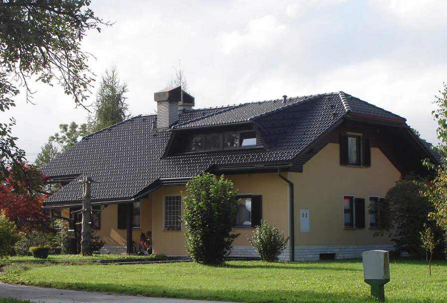 BETONSKI STREŠNIK BRAMAC KLASIK PLATINUM, BRILJANTNO ČRN